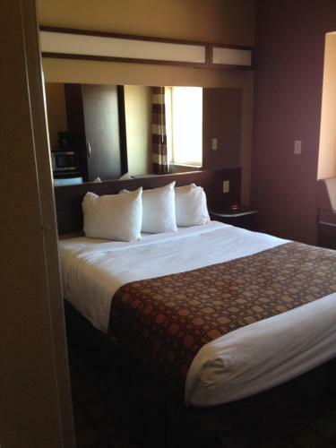 Hotel Microtel Inn & Suites