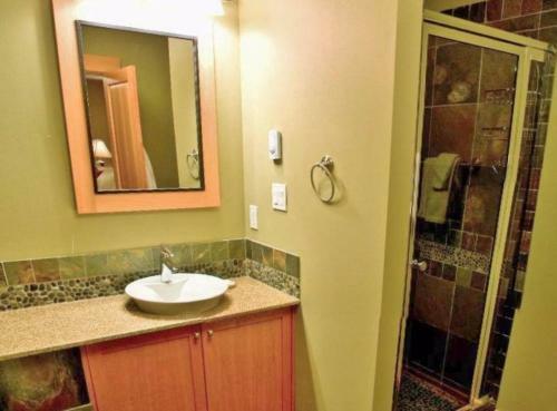 Hotel Pinnacle Ridge Chalets By Fernie Lodging Co