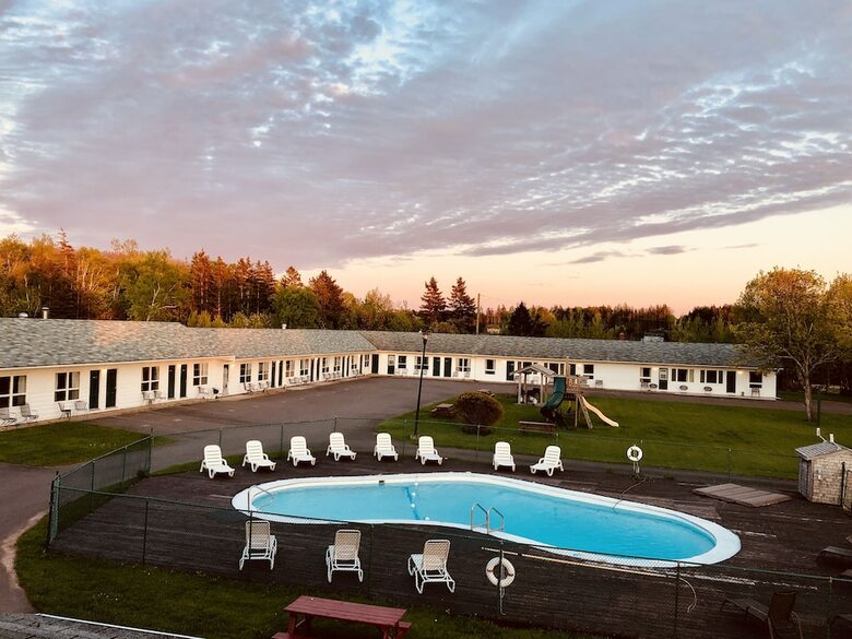 Anne Shirley Motel & Cottages