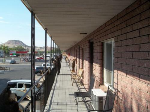 Motel Budget Host Elk Antler Inn