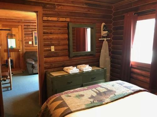 Hotel Bakers Narrows Lodge And Conference Center