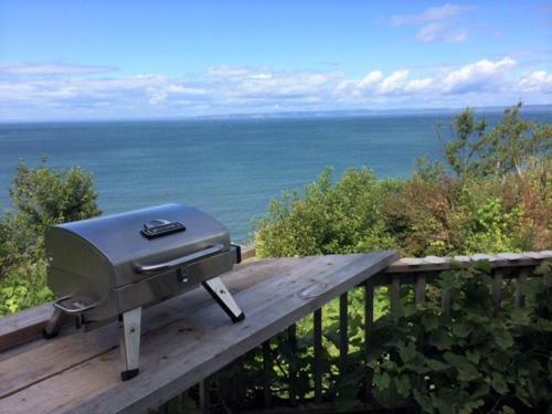 Cliffhouse On The Bay Of Fundy
