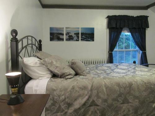 Bed & Breakfast Burnbrae Farm & Paradise Inn