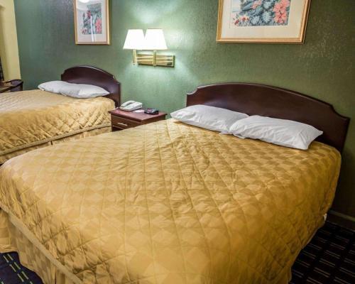 Hotel Rodeway Inn & Suites Plymouth