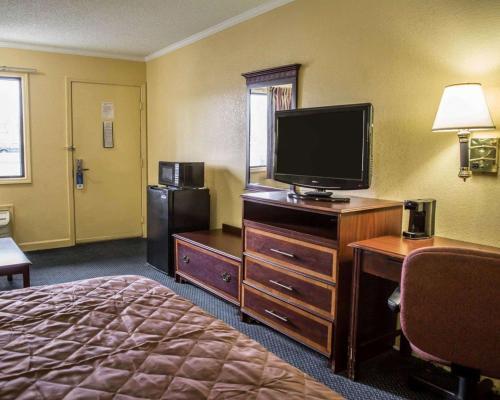 Hotel Rodeway Inn & Suites Plymouth