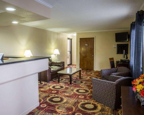 Hotel Rodeway Inn & Suites Plymouth