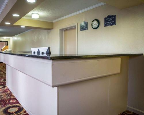 Hotel Rodeway Inn & Suites Plymouth