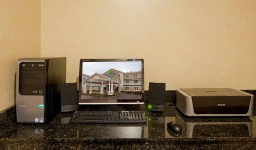 Holiday Inn Express Hotel & Suites Rochester