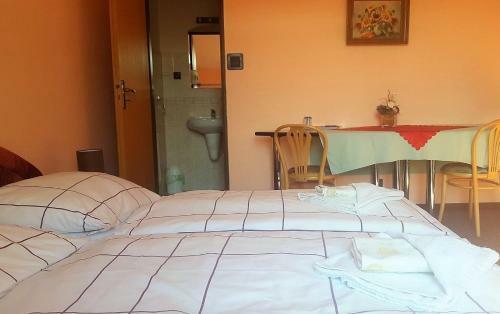 Hostal Penzi�n Max Ke?marok