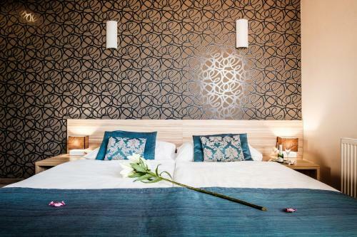 Hotel Deluxe