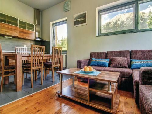 Three-bedroom Apartment In Stary Smokovec