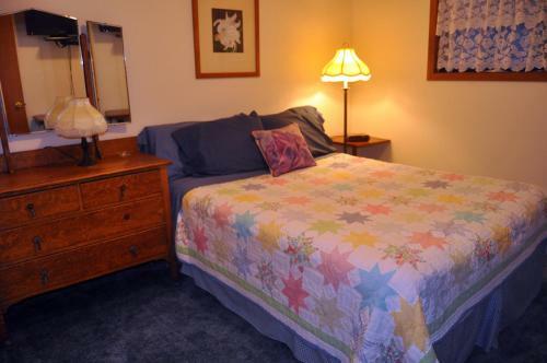 Daniels Lake Lodge B&B