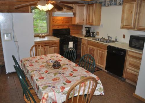 Daniels Lake Lodge Cabins