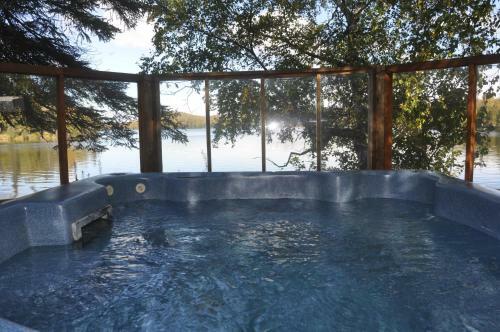 Daniels Lake Lodge Cabins