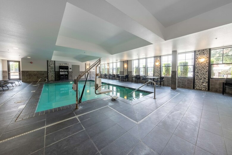 Hotel Hampton Inn & Suites Dupont