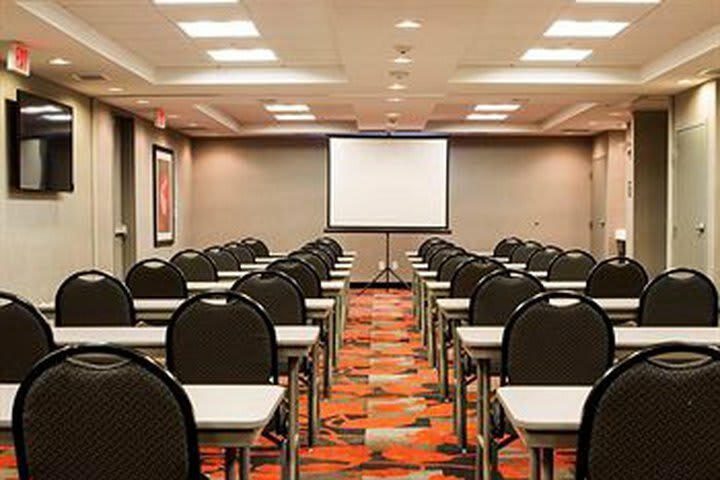 Hotel Hampton Inn & Suites Dupont