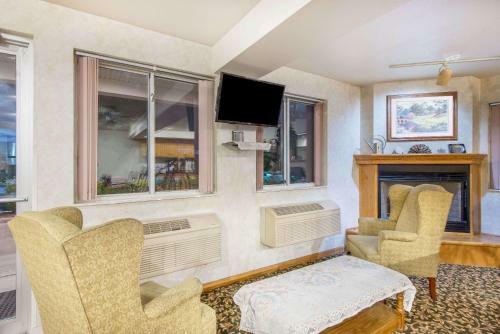 Hotel Super 8 By Wyndham West Middlesex/sharon Area