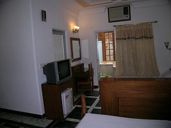 Hotel Ananda Krishna Van