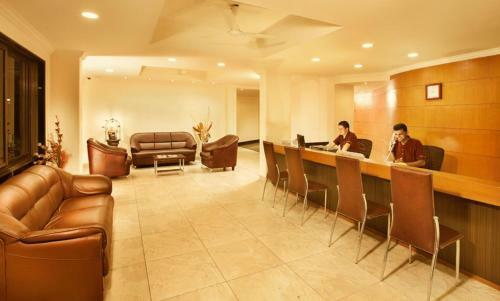Hotel Lonavala - Under The Over - A Sterling Holiday Resort