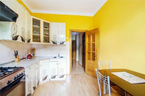 Albergue Rooms For Rent On Vokzal