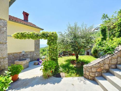 Apartment Evi�i