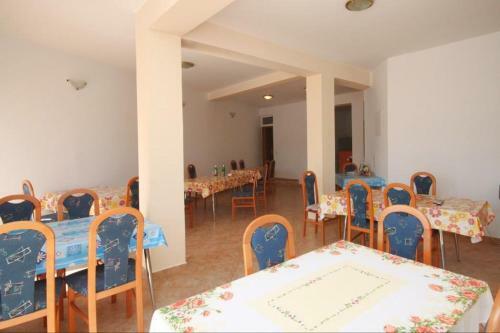 Hostal Triple Room Metajna 6487n
