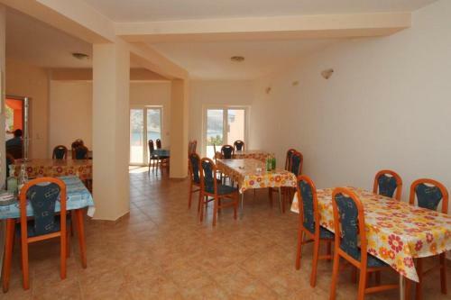 Hostal Quadruple Room Metajna 6487g