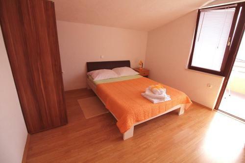 Apartments By The Sea Pisak (omis) - 12545