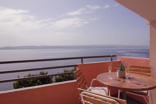 Apartments By The Sea Pisak (omis) - 12545