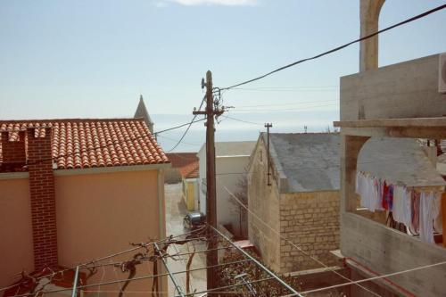 Apartments By The Sea Pisak (omis) - 7570