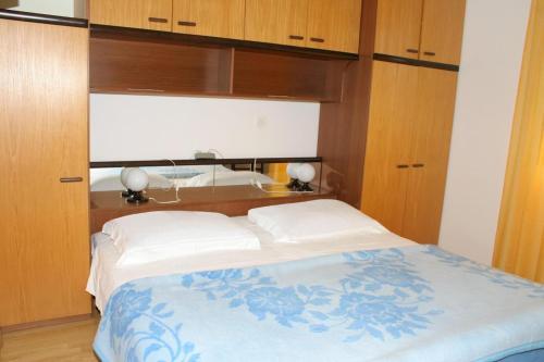 Apartments By The Sea Mimice (omis) - 2736