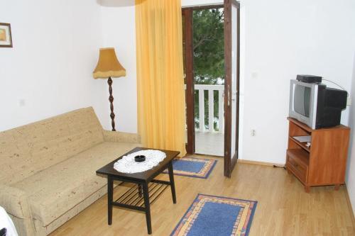 Apartments By The Sea Mimice (omis) - 2736