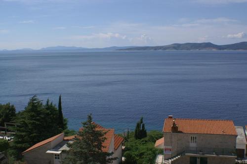 Apartments By The Sea Pisak (omis) - 2742