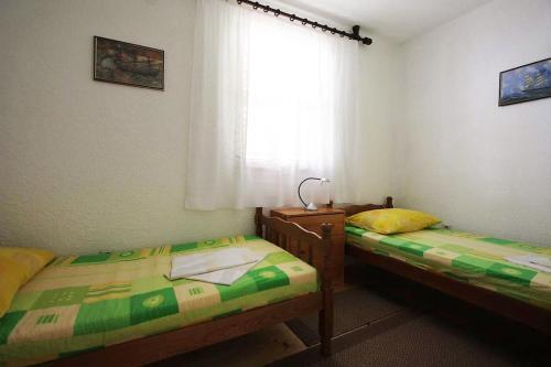 Apartments By The Sea Pisak (omis) - 15177