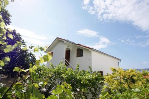 Apartments By The Sea Pisak (omis) - 15177