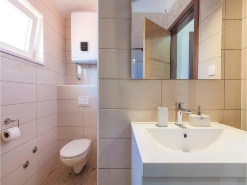 Holiday Home Mravinci With Sauna 371