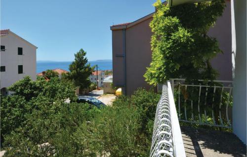 Two-bedroom Apartment In Podstrana