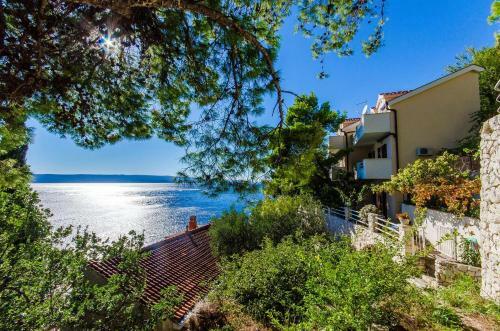 Apartments By The Sea Pisak (omis) - 2802