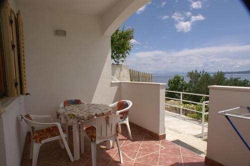 Apartments By The Sea Pisak (omis) - 2750