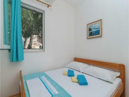 Holiday Home Pisak With Sea View 05