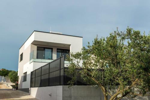 Apartamentos Villa Lasti With Private Swimming Pool