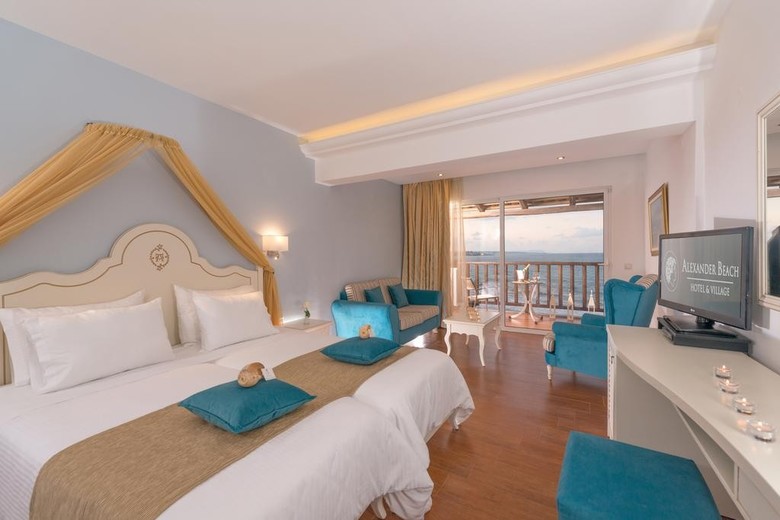 Alexander Beach Hotel & Village (.)