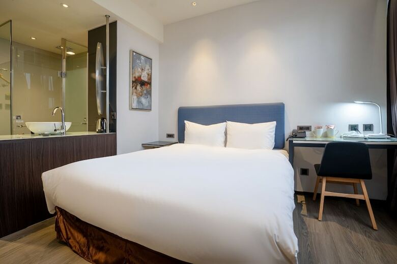 Hotel At Boutique