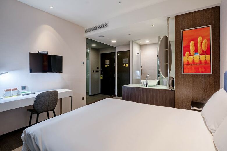 Hotel At Boutique