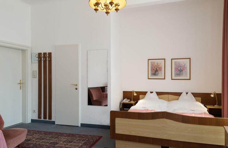 Hostal Pension Neuer Markt