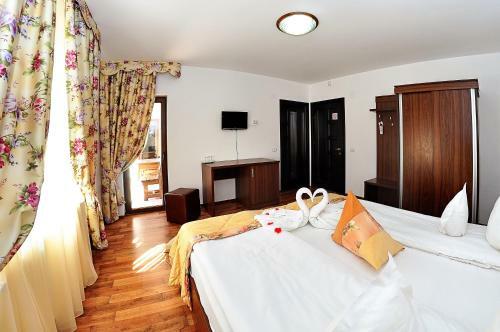 Hostal Roua Voronetului
