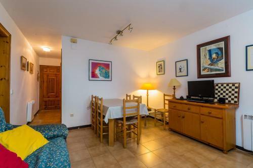 Calella De Palafrugell Apartment Sleeps 4 Pool