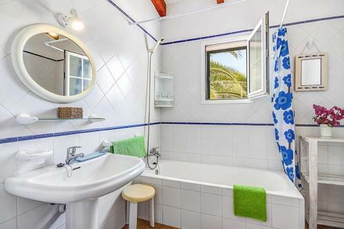 Binibequer Vell Villa Sleeps 6 Pool Air Con Wifi