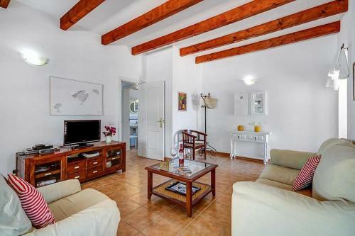 Binibequer Vell Villa Sleeps 6 Pool Air Con Wifi