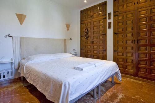 Denia Villa Sleeps 8 Pool Air Con Wifi